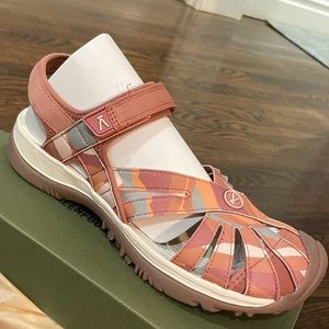 WOMENS KEEN WATER SHOES. BRAND NEW, with box.